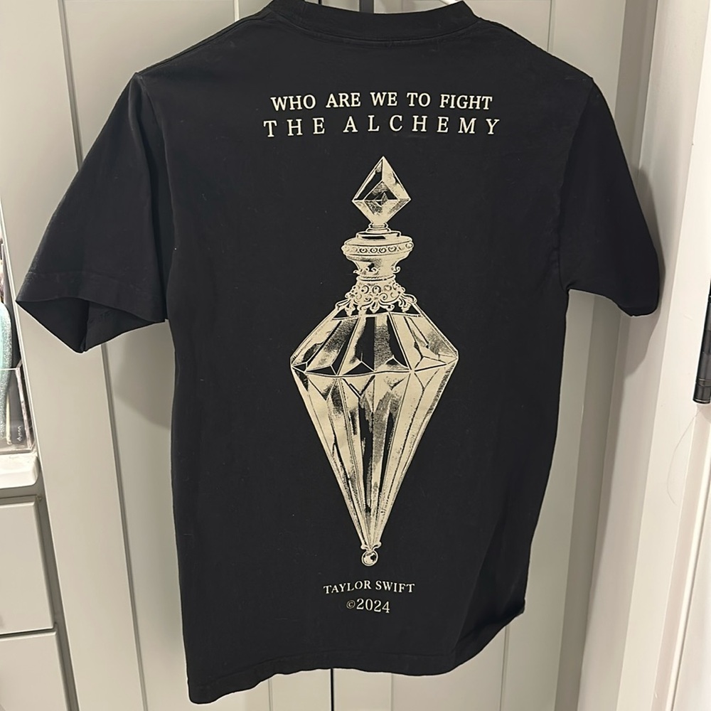 Taylor Swift Who Are We To Fight The Alchemy T-Shirt Size Small - Picture 1 of 4